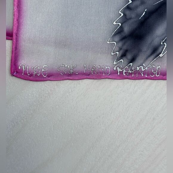 Hand painted silk scarf Persian cat scarf - signed -grey- silver-hot pink - Picture 3 of 5